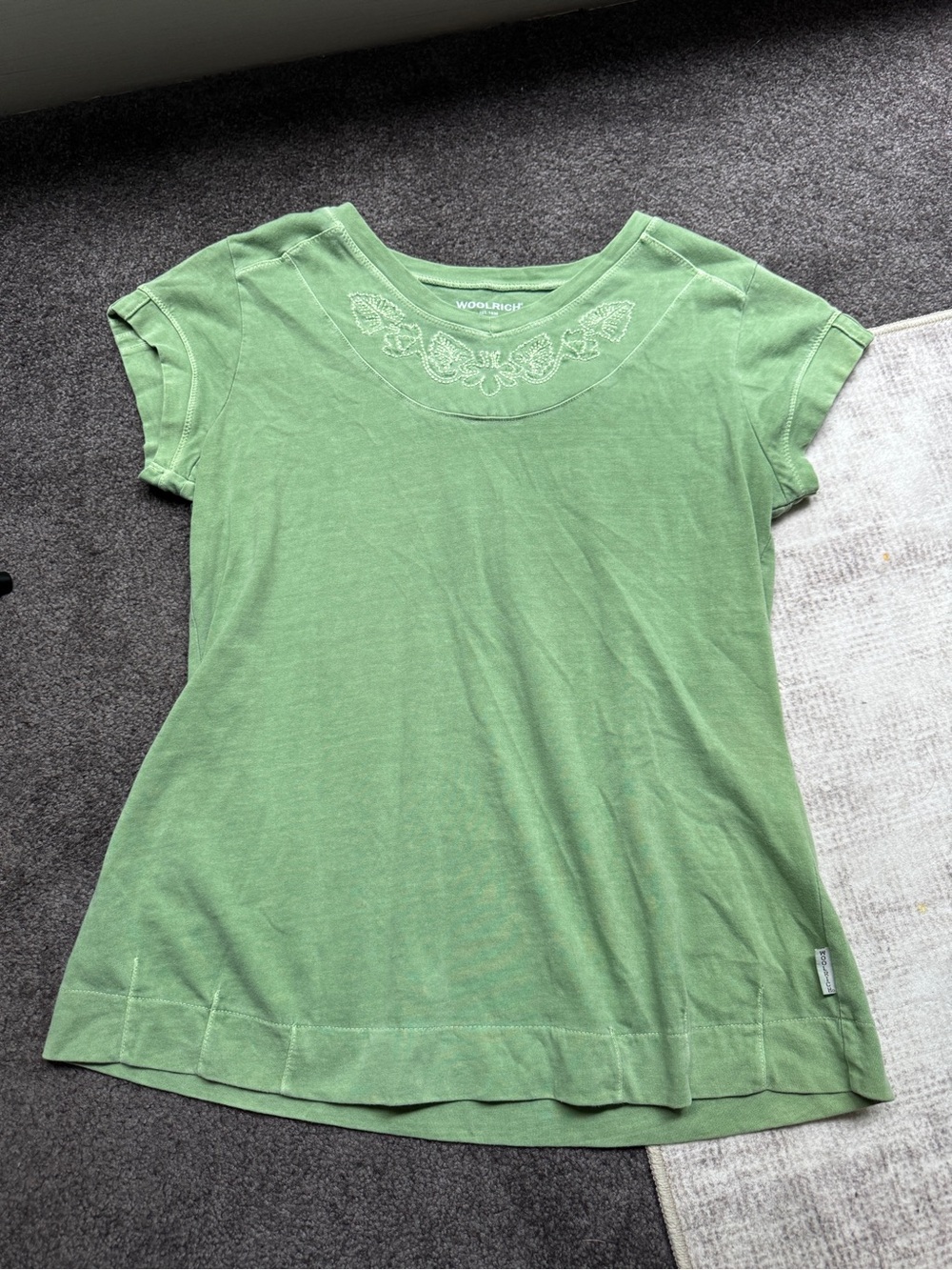 Woolrich Women’s Green Solid Embroidered Scoop Neck Short Sleeve T-Shirt S